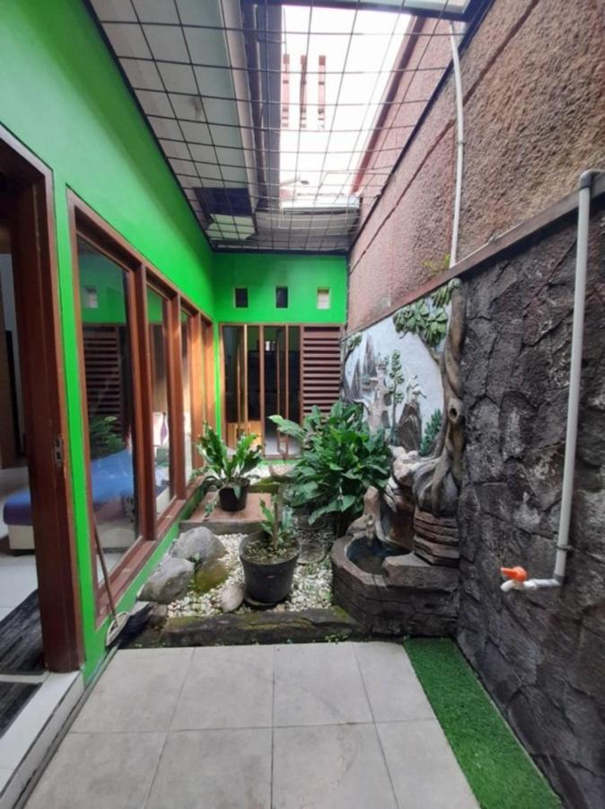 Mocca Guest House Banyuwangi  Exterior foto